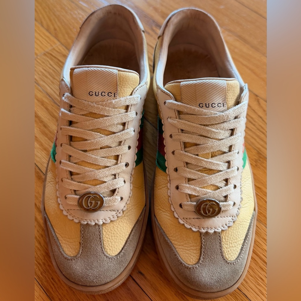 GUCCI - Cream and Green Stripe Sneakers - Picture 12 of 12